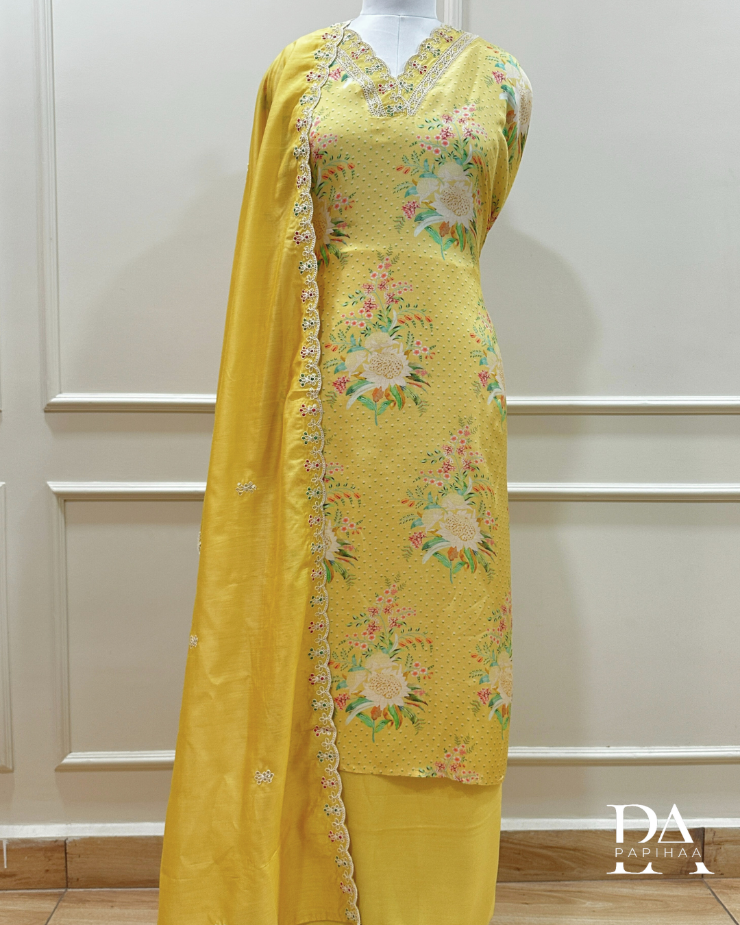 Leher Flora Yellow V-neck Ready to Stitch Set