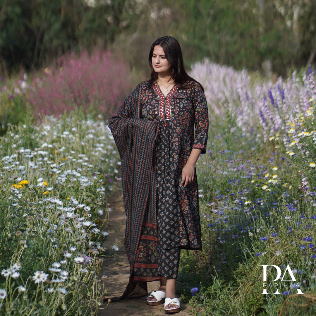Black ethnic motif V-Neck A Line Kurta Set