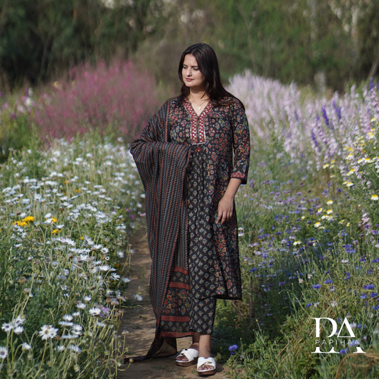 Black ethnic motif V-Neck A Line Kurta Set