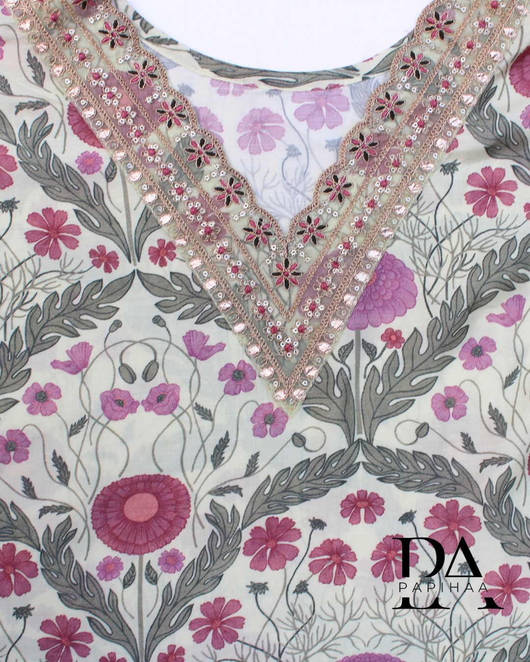 Delicate V-neck with threadwork and mirrors, ready to stitch digital printed set