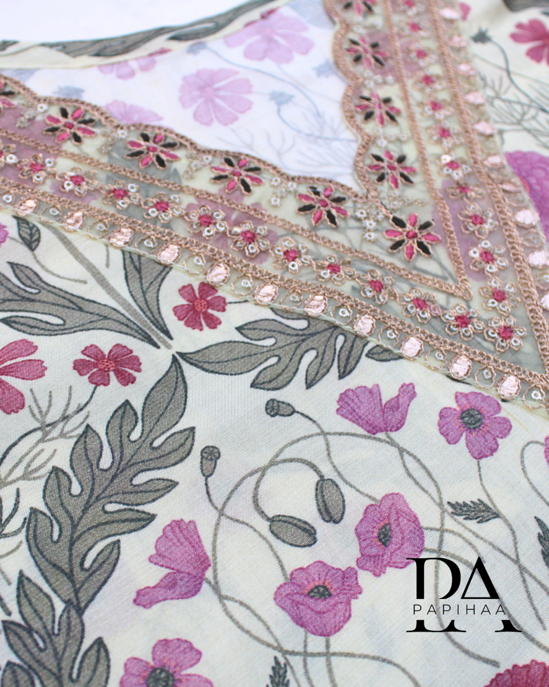 Delicate V-neck with threadwork and mirrors, ready to stitch digital printed set