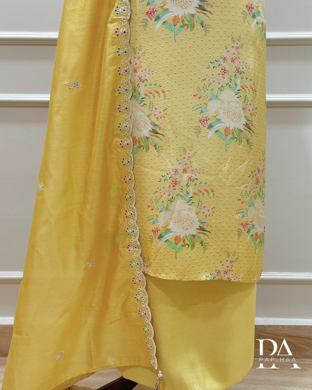 Leher Flora Yellow V-neck Ready to Stitch Set