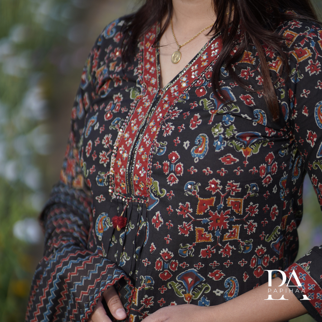 Black ethnic motif V-Neck A Line Kurta Set