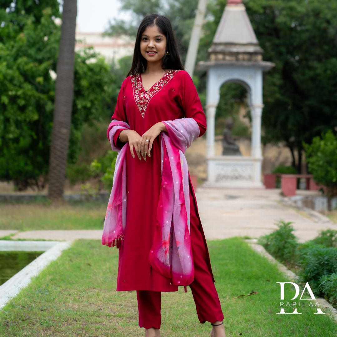 Shadmani V-neck Crepe Straight Suit